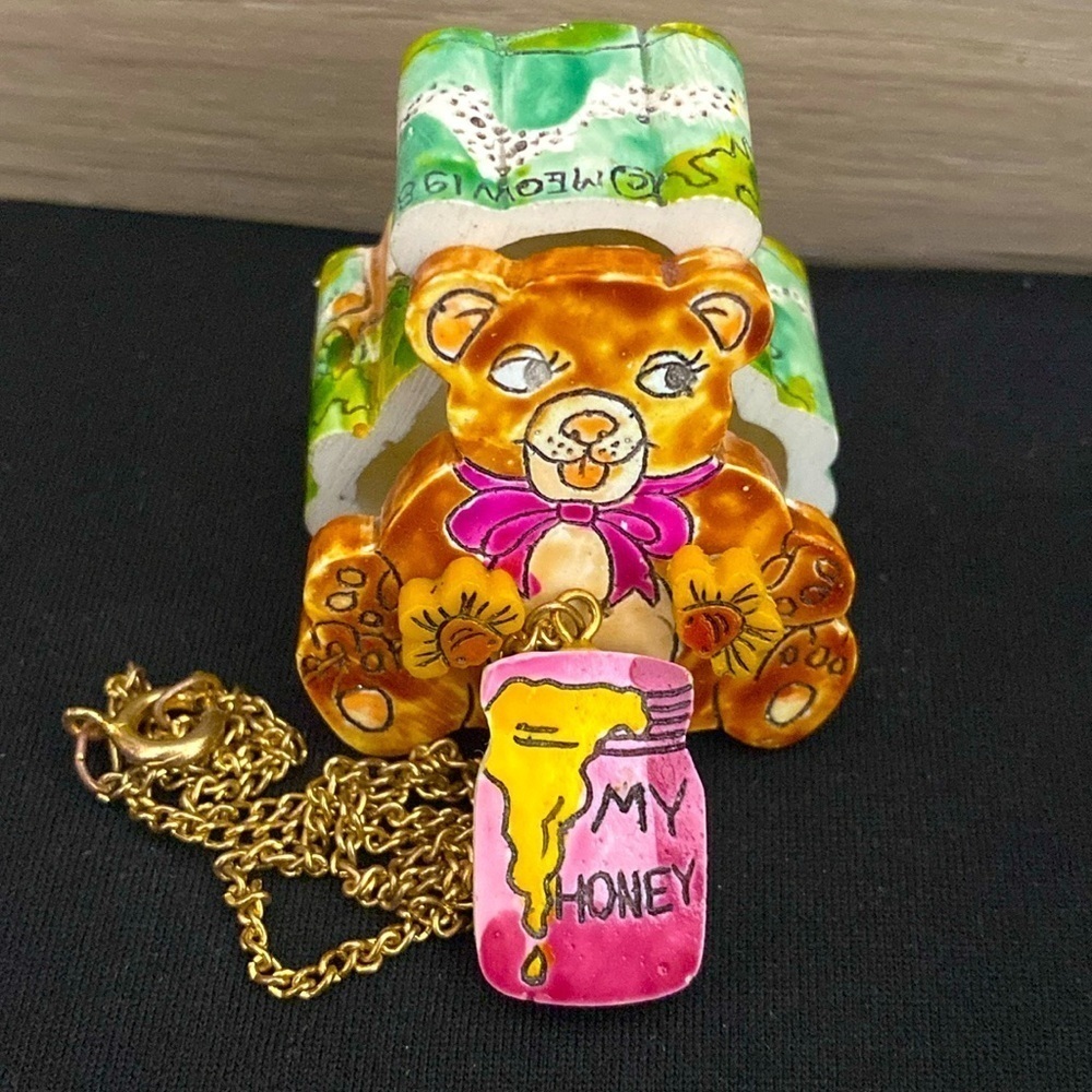 World Of Meow 1980 Brooch Pin Earrings Teddy Bear Trinket Box Set Bee vintage